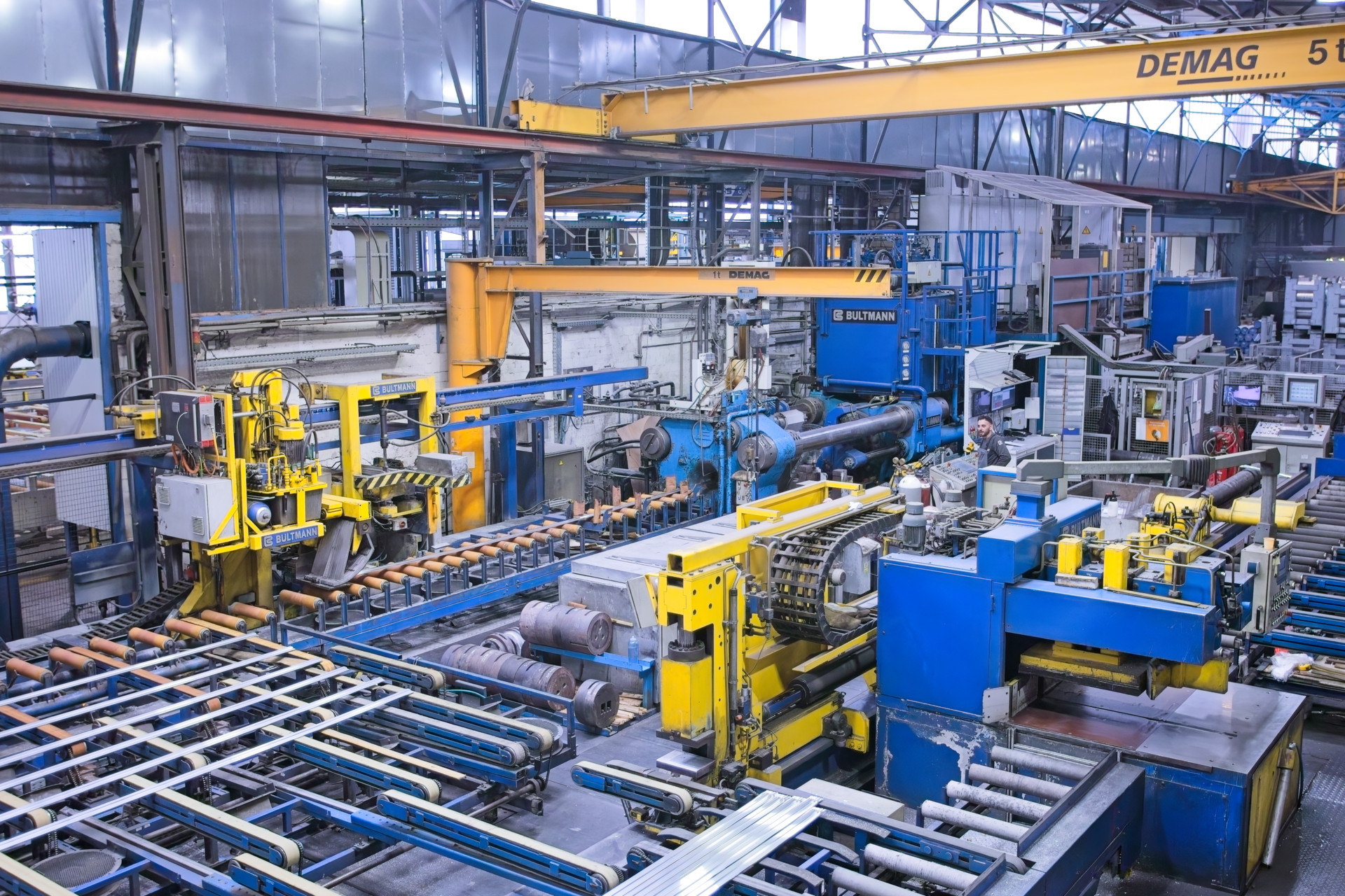 | WESERALU GmbH & Co. KG